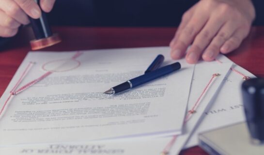 Bauträgervertrag: Risiken, Absicherung, notarielle Beratung